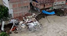 Türkiyədə sel: Binalar çökdü, yollar dağıldı - VİDEO
