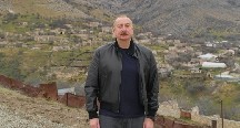 İlham Əliyev Ağdamın Kəngərli kəndində aparılan bərpa işləri ilə tanış olub